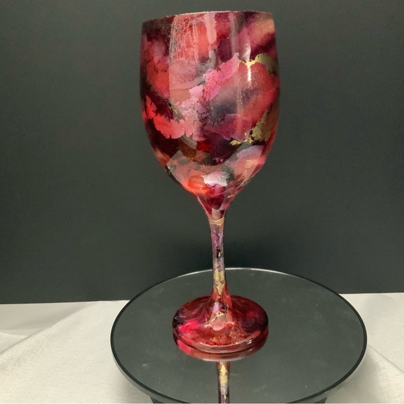Handcrafted “Radiant Red” Custom Large Wine Glass. 20 oz - Picture 4 of 9